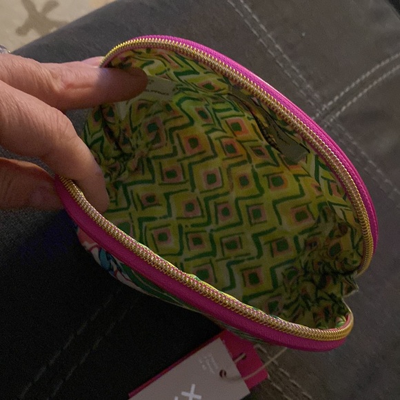 Lilly Pulitzer travel clutch - Picture 3 of 4